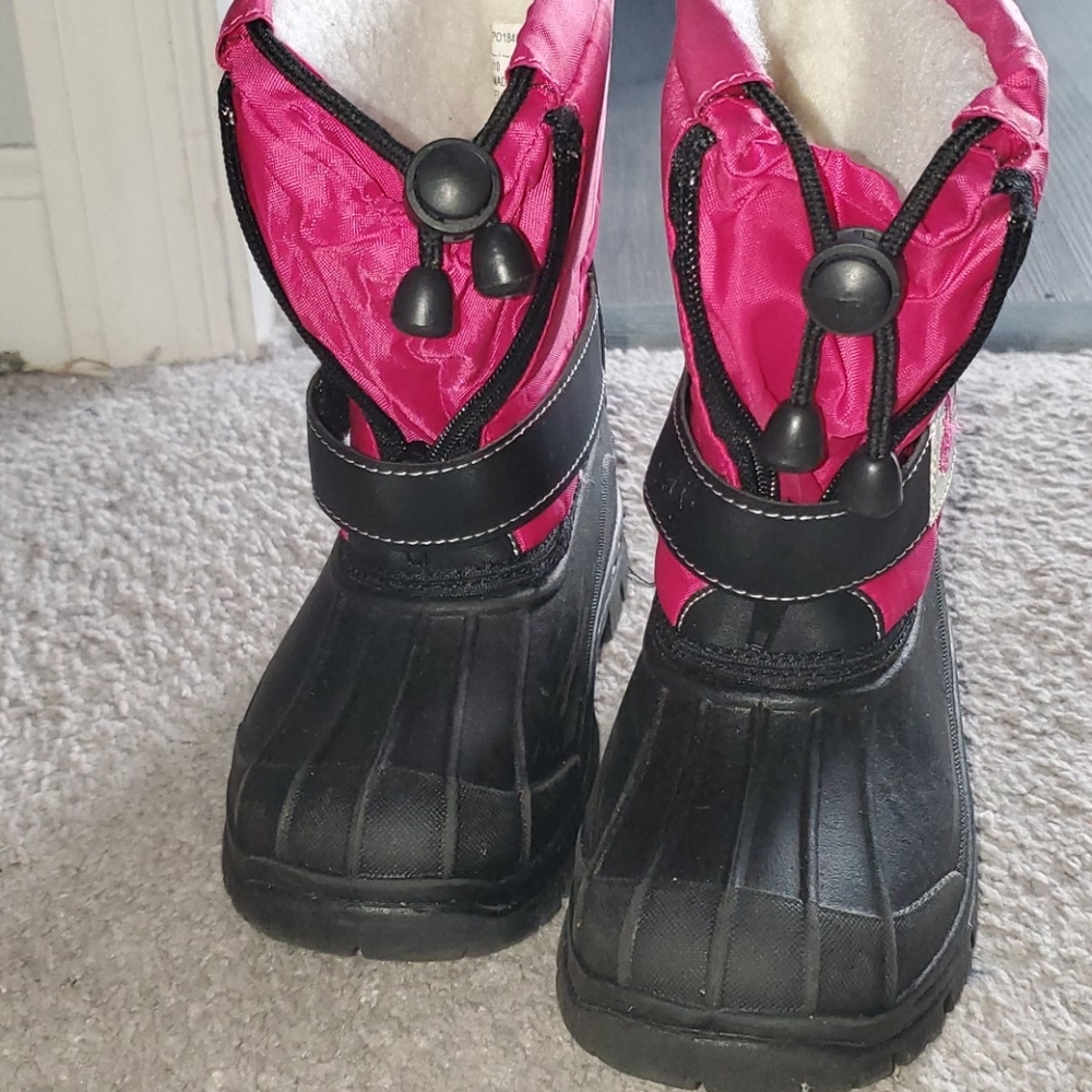 Snow boots